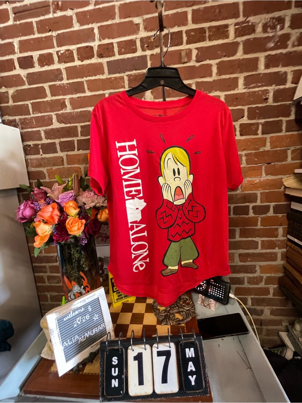 Hot Topic Home Alone Kevin the Scream t-shirt